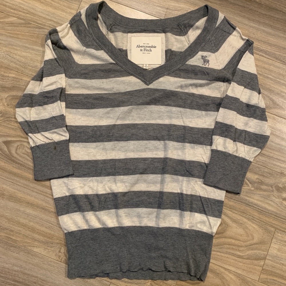 Abercrombie & Fitch V Neck